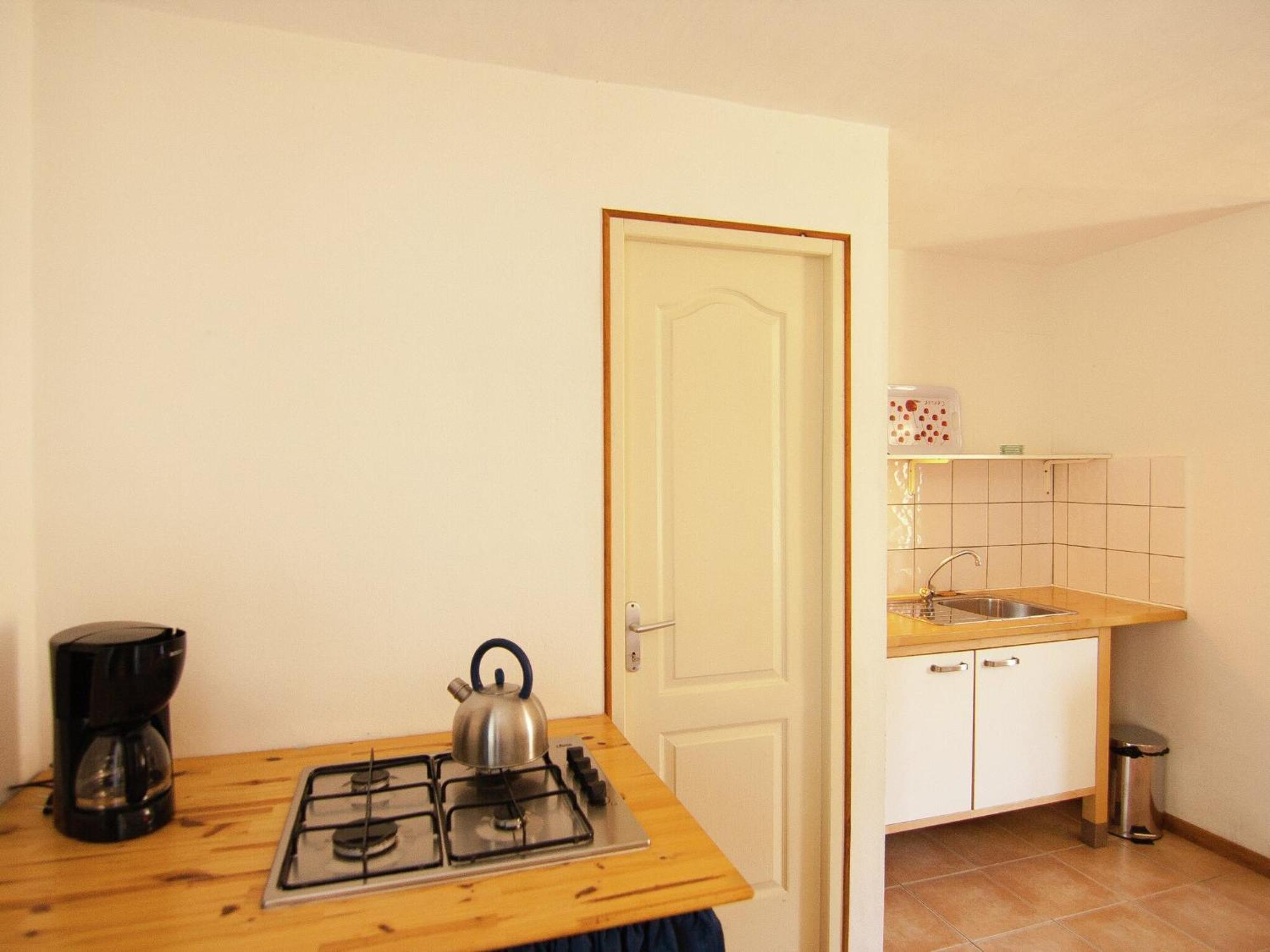 Appealing Apartment In Vezac With Swimming Pool Бейнак-э-Казенак Экстерьер фото